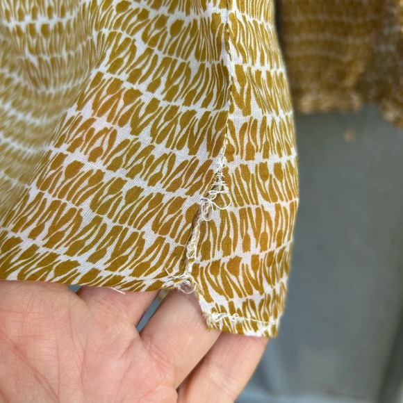 Holding Horses Anthropologie Tulipane Semi Sheer Blouse, size 8 - Picture 5 of 11